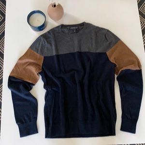 Banana Republic Sweater.🍂